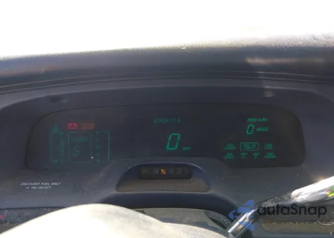 1995 Lincoln Town Car Signature/Spinnaker z USA, uszkodzony, nr VIN 1LNLM82W3SY721219